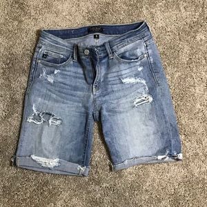Destroyed Bermuda denim shorts